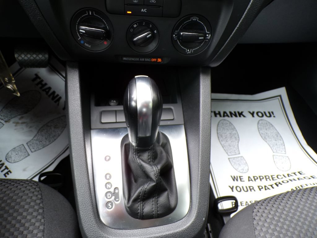 Used 2013 Volkswagen Jetta Sedan FWD image 25
