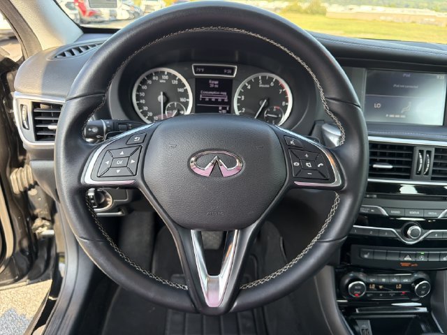 Used 2018 INFINITI QX30 AWD image 25