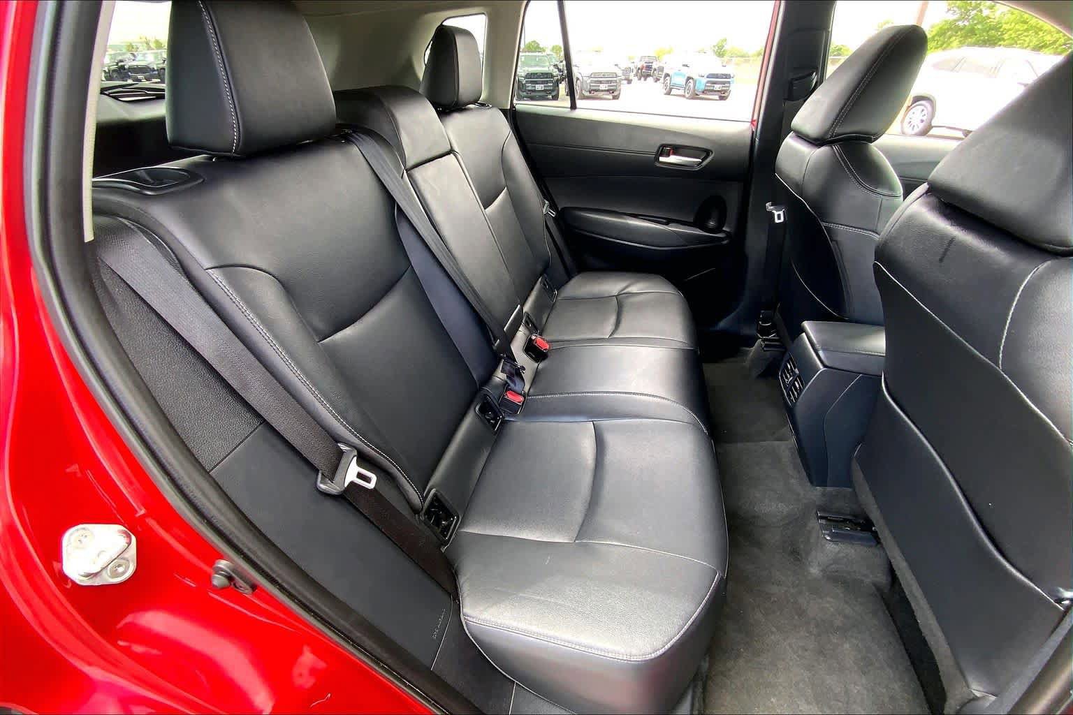 Used 2024 Toyota Corolla Cross XLE FWD image 19