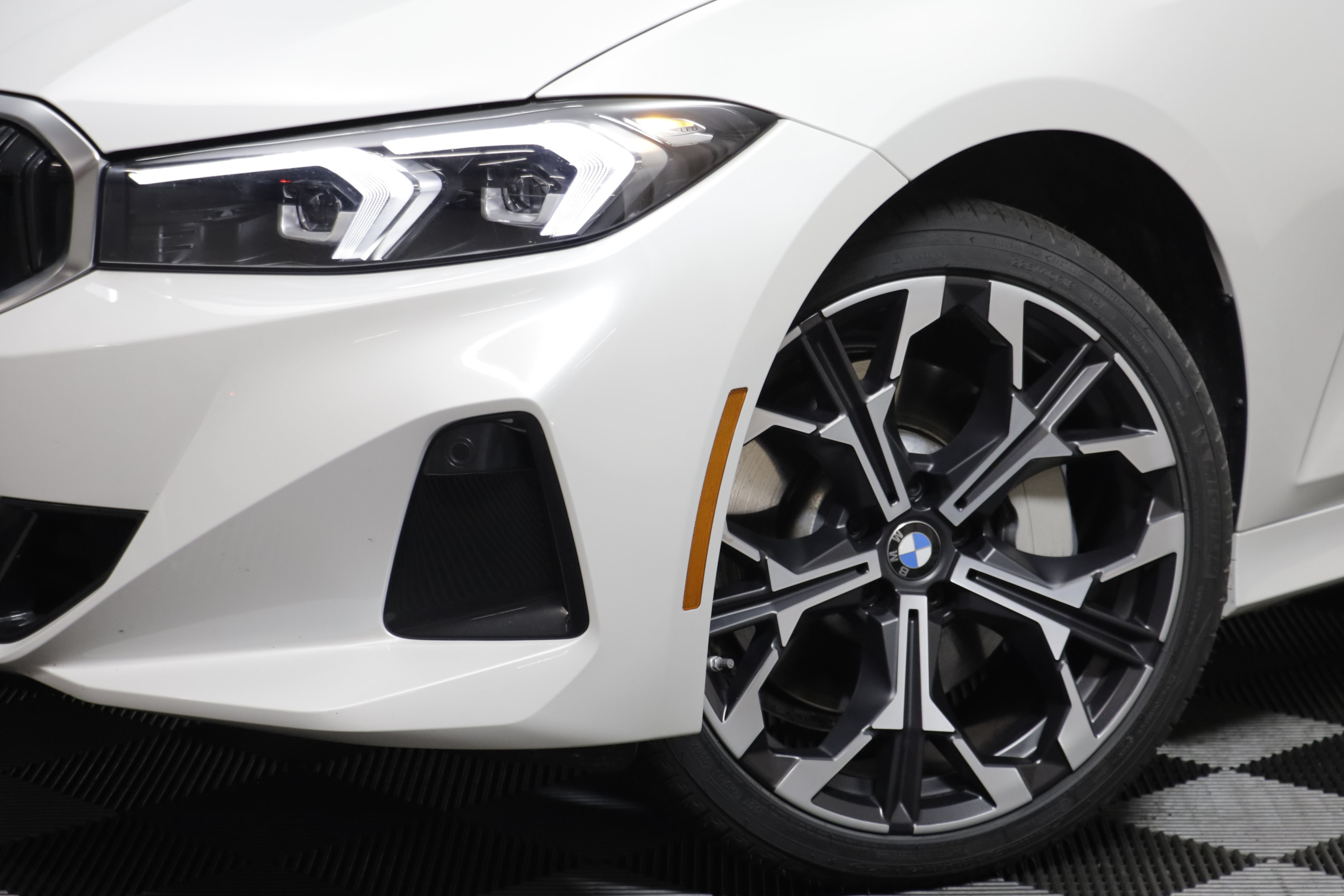 Used 2026 BMW 330i xDrive Sedan AWD/4WD image 3
