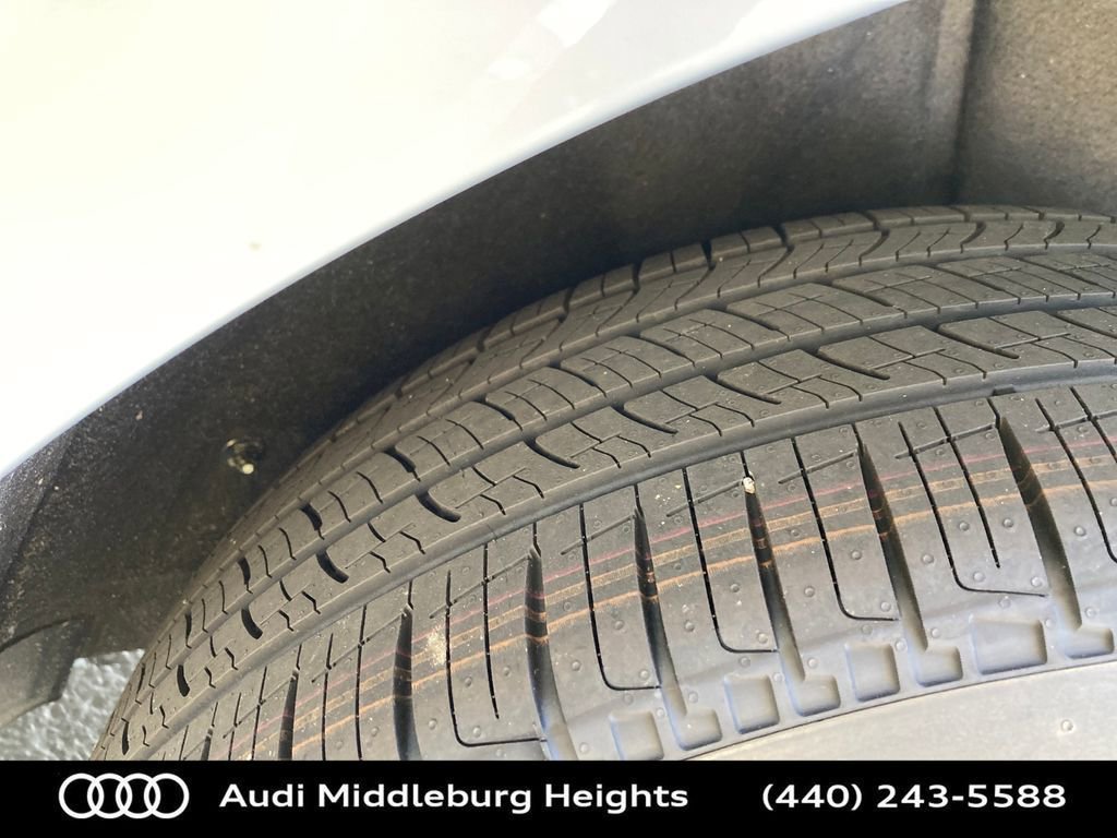 Used 2025 Audi Q5 Premium w/ Convenience Package image 31