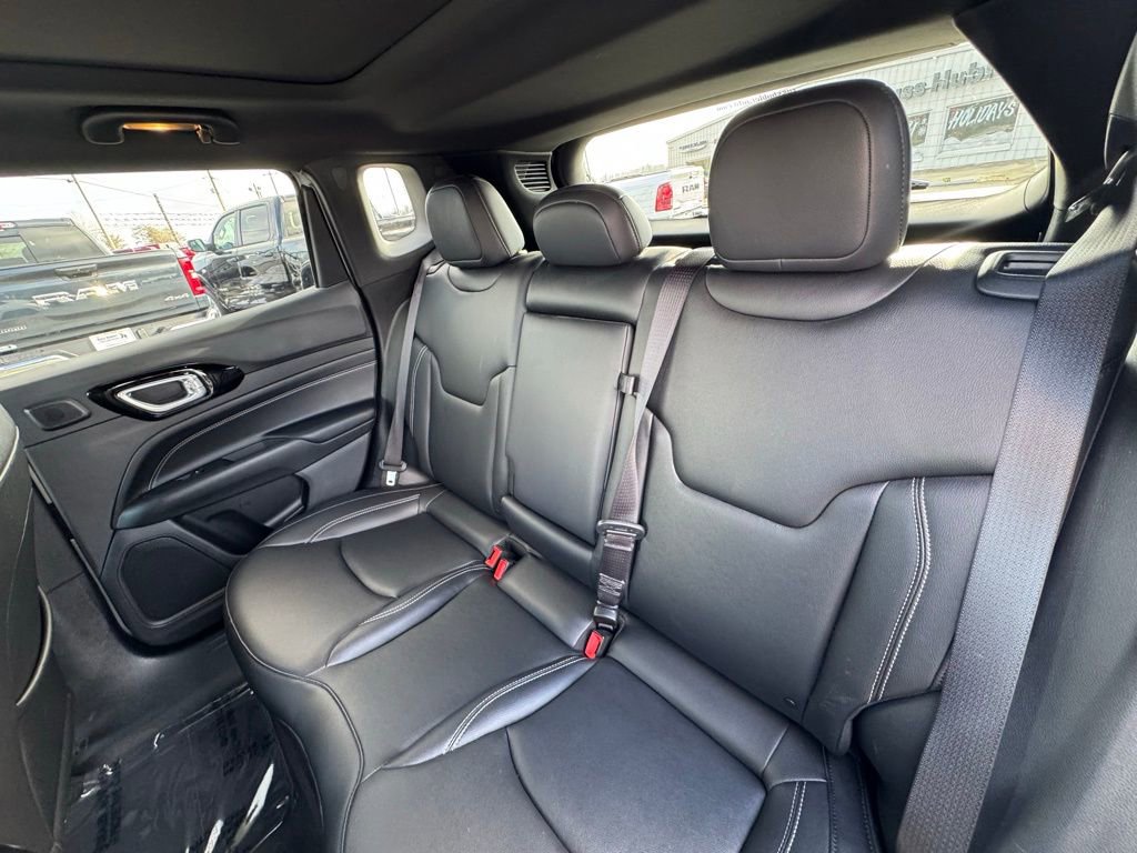 Used 2024 Jeep Compass Limited w/ High Altitude Package image 11