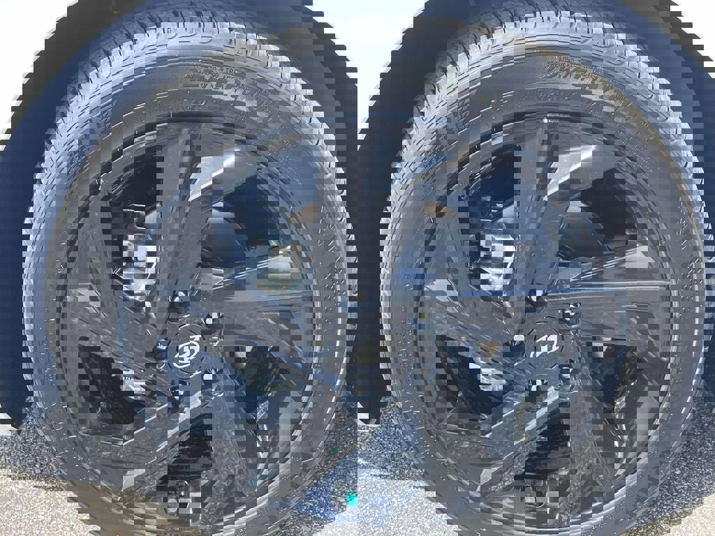 New 2026 Hyundai Elantra Sport image 5