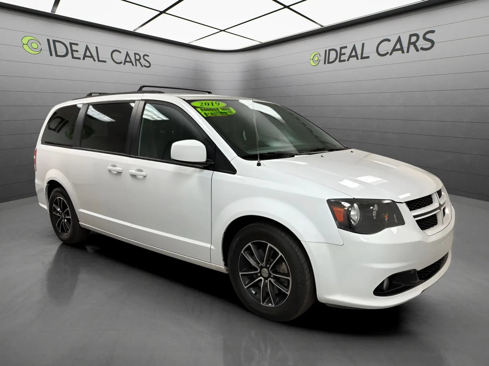 Used 2019 Dodge Grand Caravan GT FWD image 3