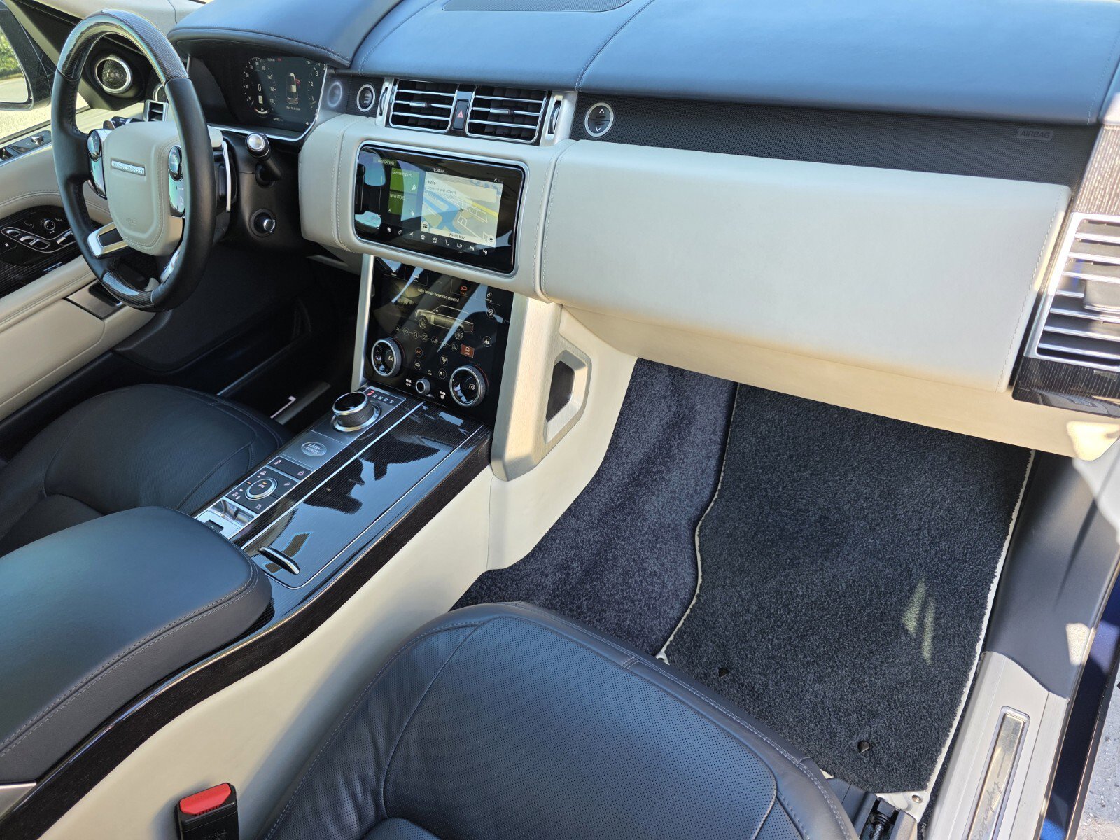 Used 2020 Land Rover Range Rover Long Wheelbase Autobiography image 24