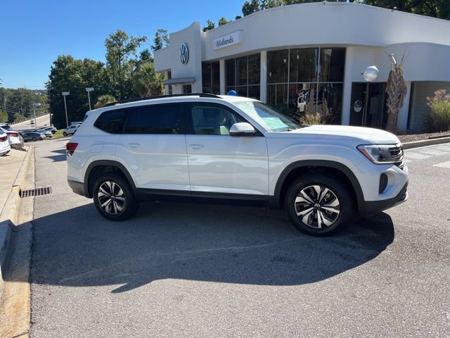 New 2026 Volkswagen Atlas SE FWD image 2