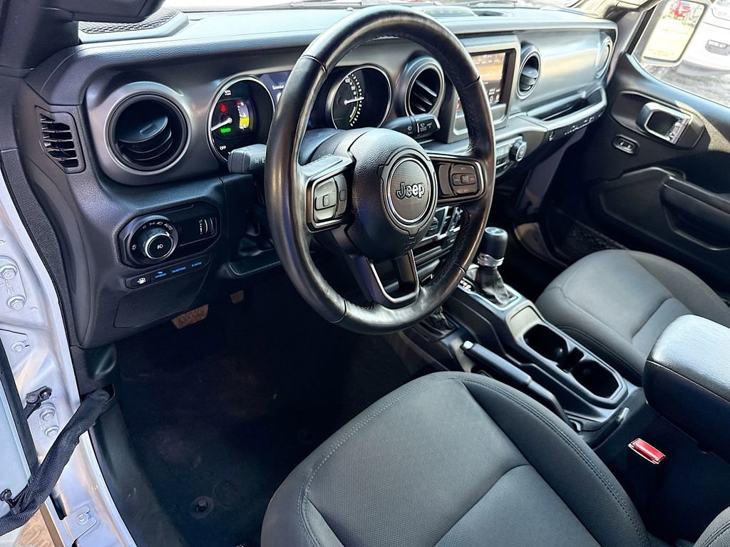 Used 2023 Jeep Wrangler Unlimited w/ Cold Weather Group image 10