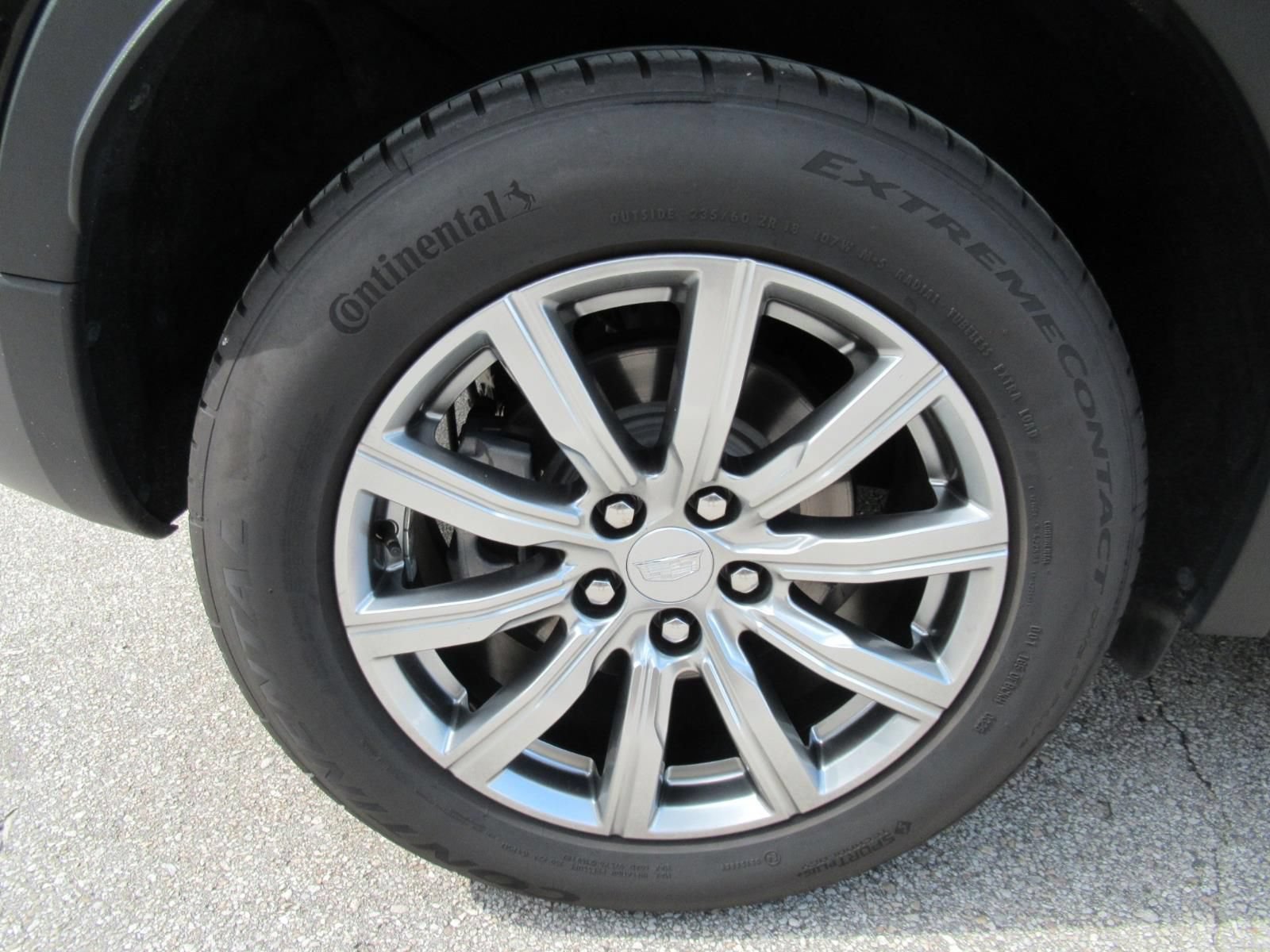 Used 2022 Cadillac XT4 Premium Luxury w/ Safety Alert Package AWD/4WD image 8