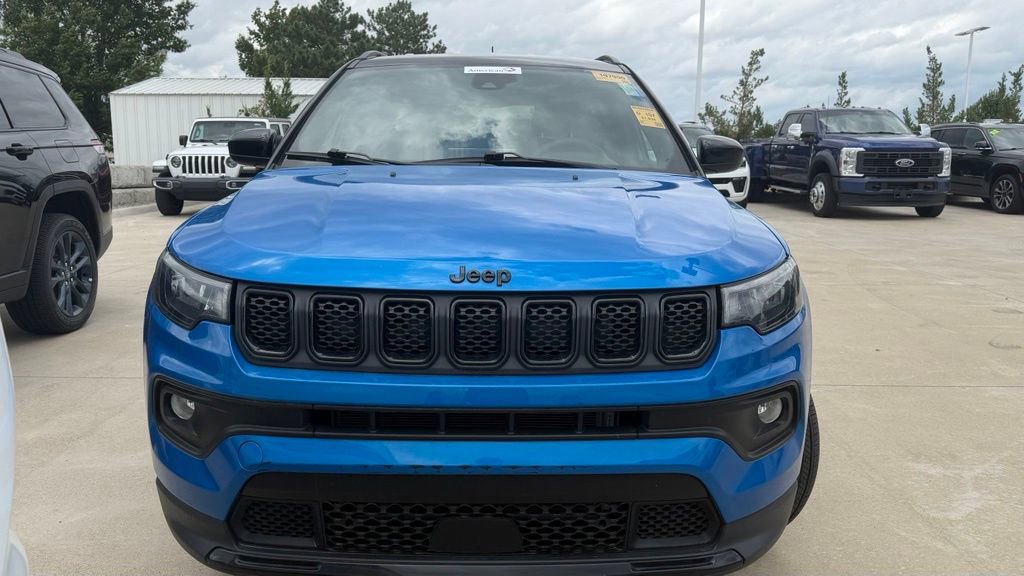 Used 2023 Jeep Compass Latitude AWD/4WD image 8