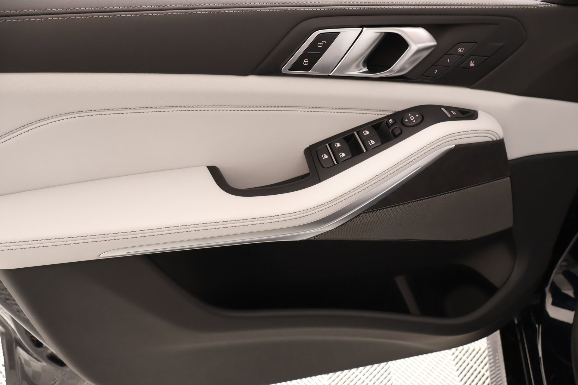 New 2026 BMW X5 xDrive40i AWD/4WD image 17