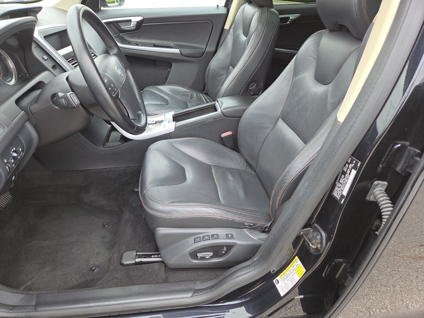 Used 2010 Volvo XC60 T6 AWD/4WD image 20