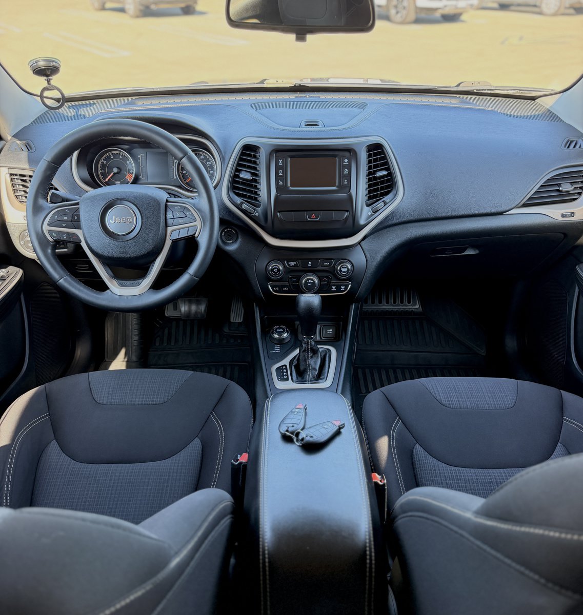 Used 2015 Jeep Cherokee Latitude AWD/4WD image 10