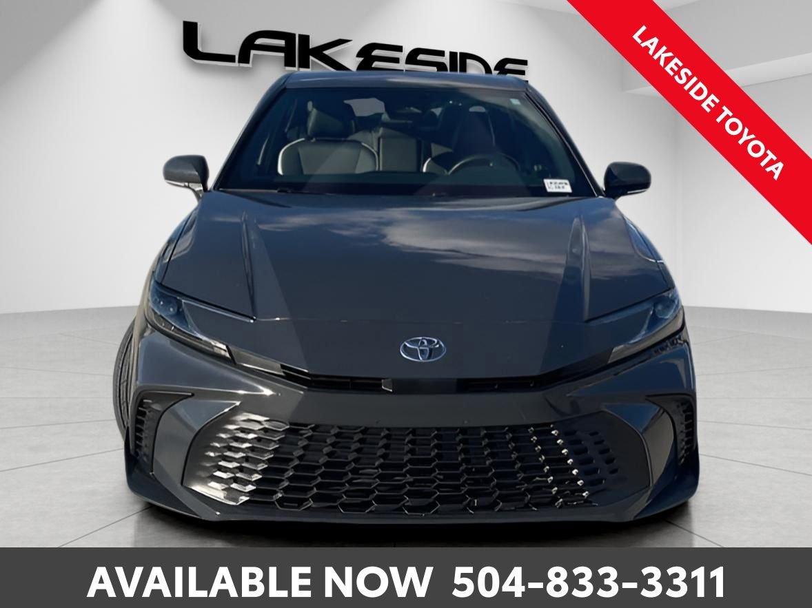Used 2025 Toyota Camry SE image 9