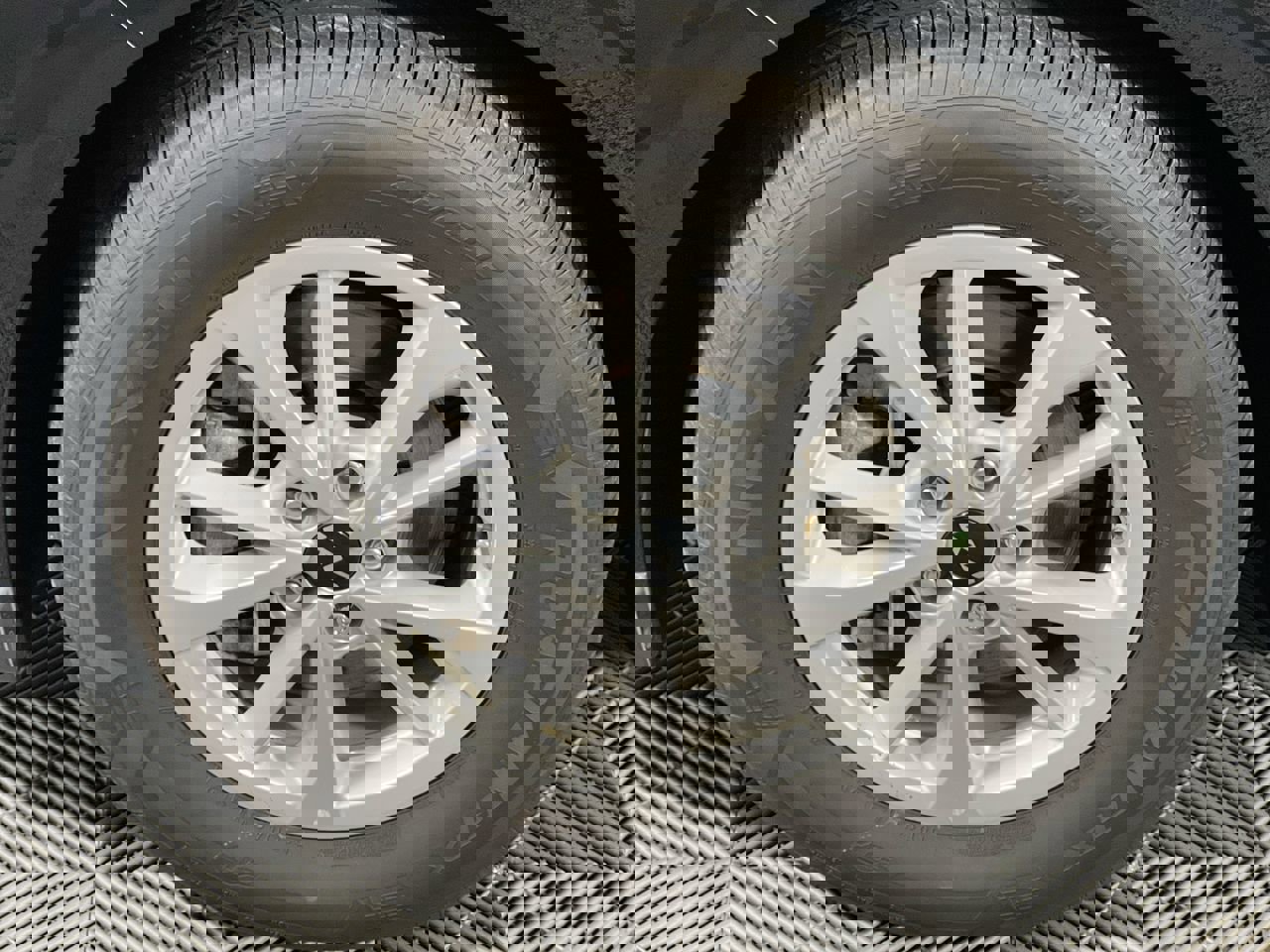 Certified 2024 Kia Carnival LX image 11