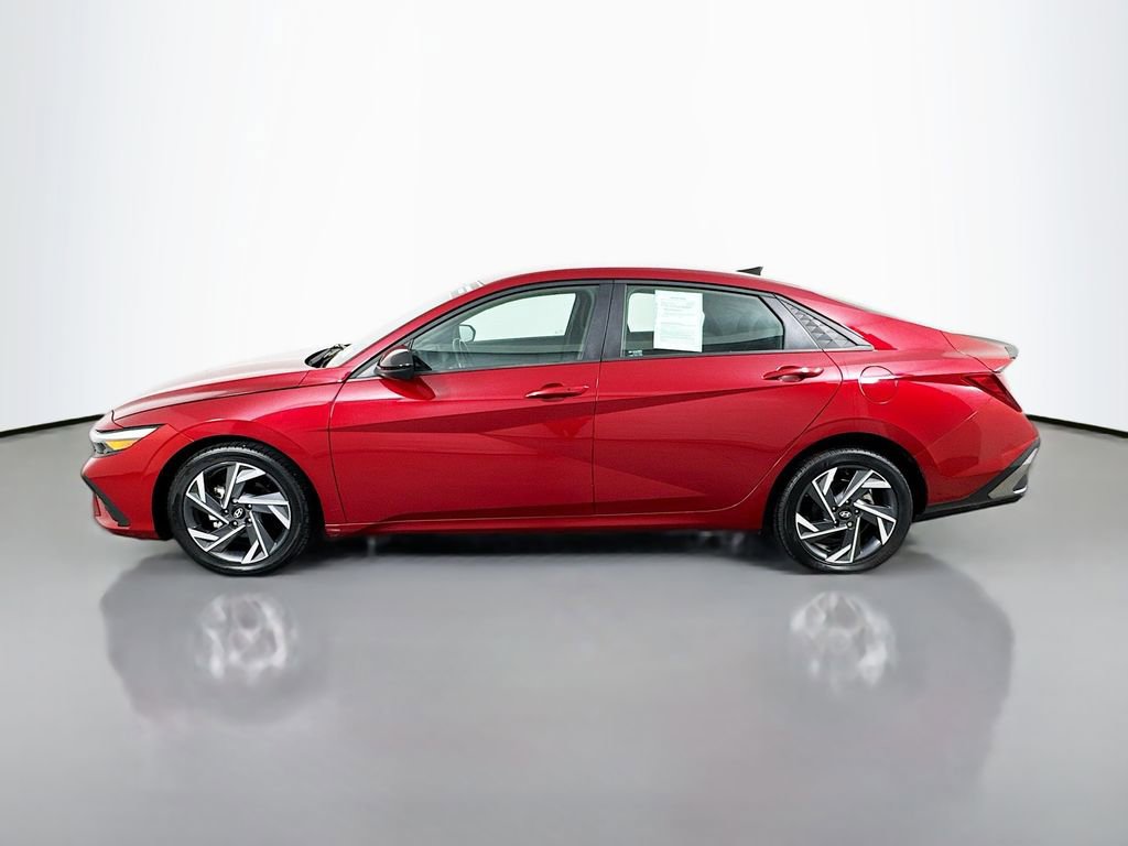 Certified 2025 Hyundai Elantra Sport FWD image 8
