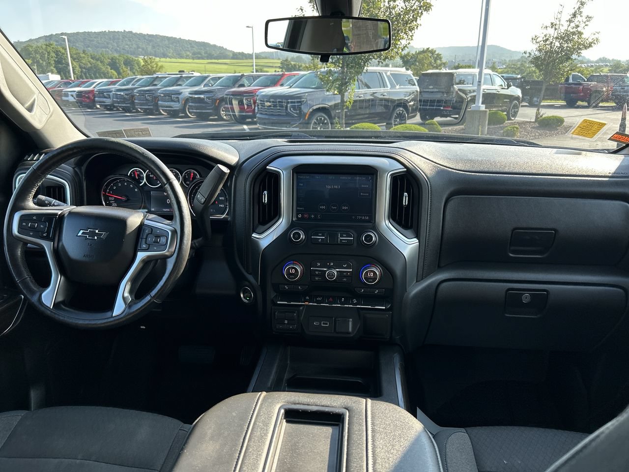 Used 2019 Chevrolet Silverado 1500 LT Trail Boss AWD/4WD image 18