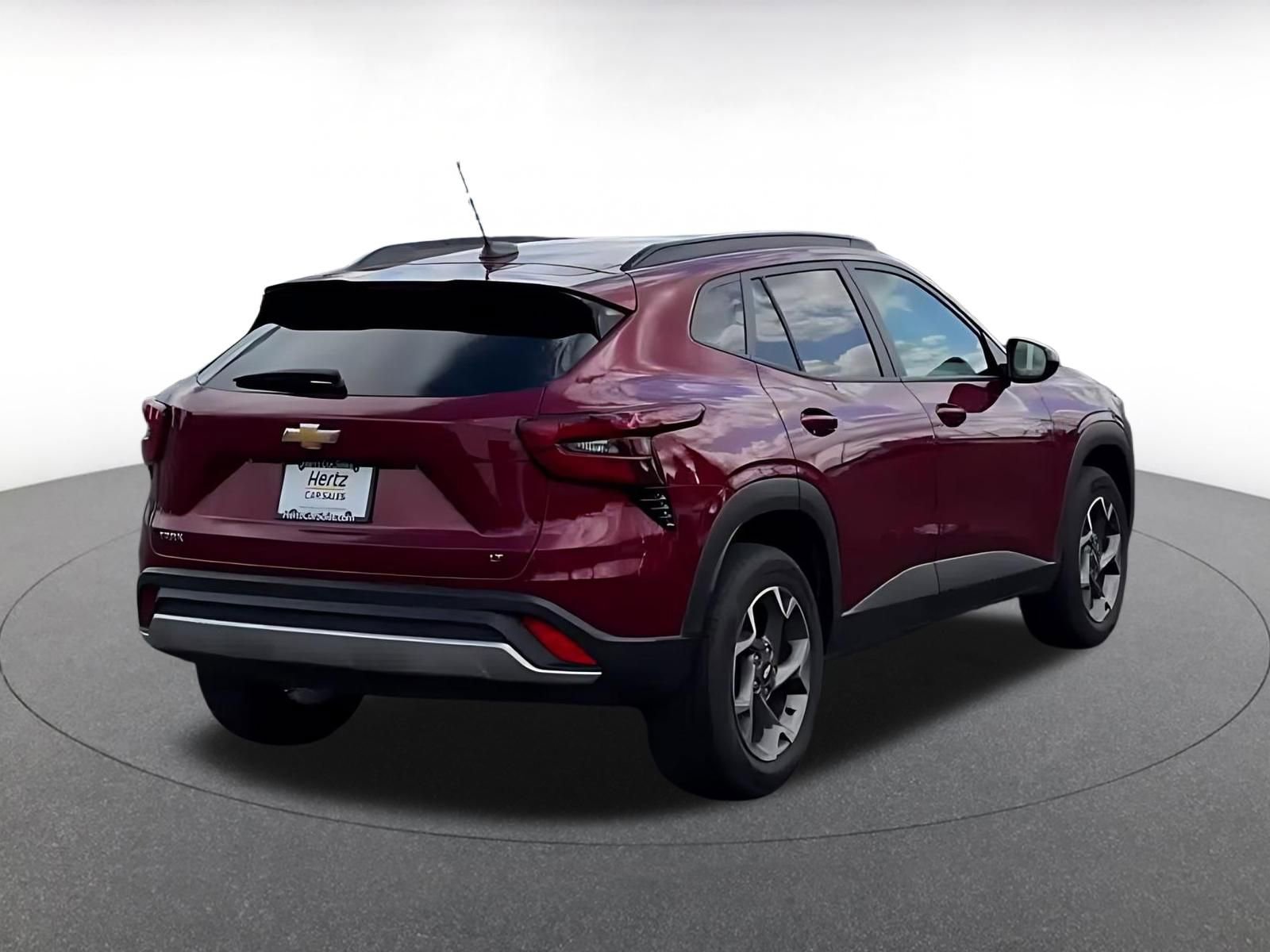 Used 2025 Chevrolet Trax LT FWD image 14
