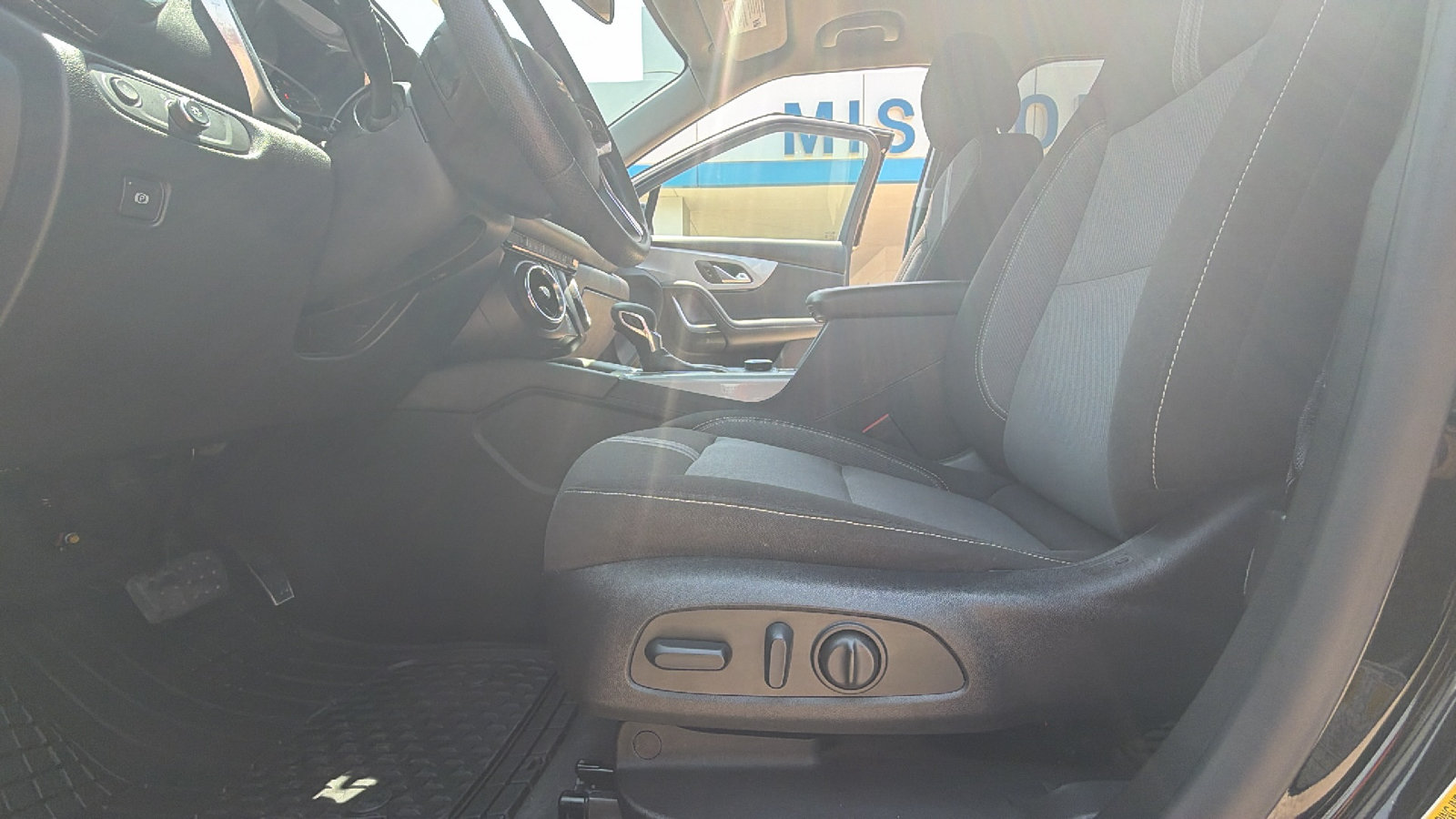 Used 2023 Chevrolet Blazer LT AWD/4WD image 9