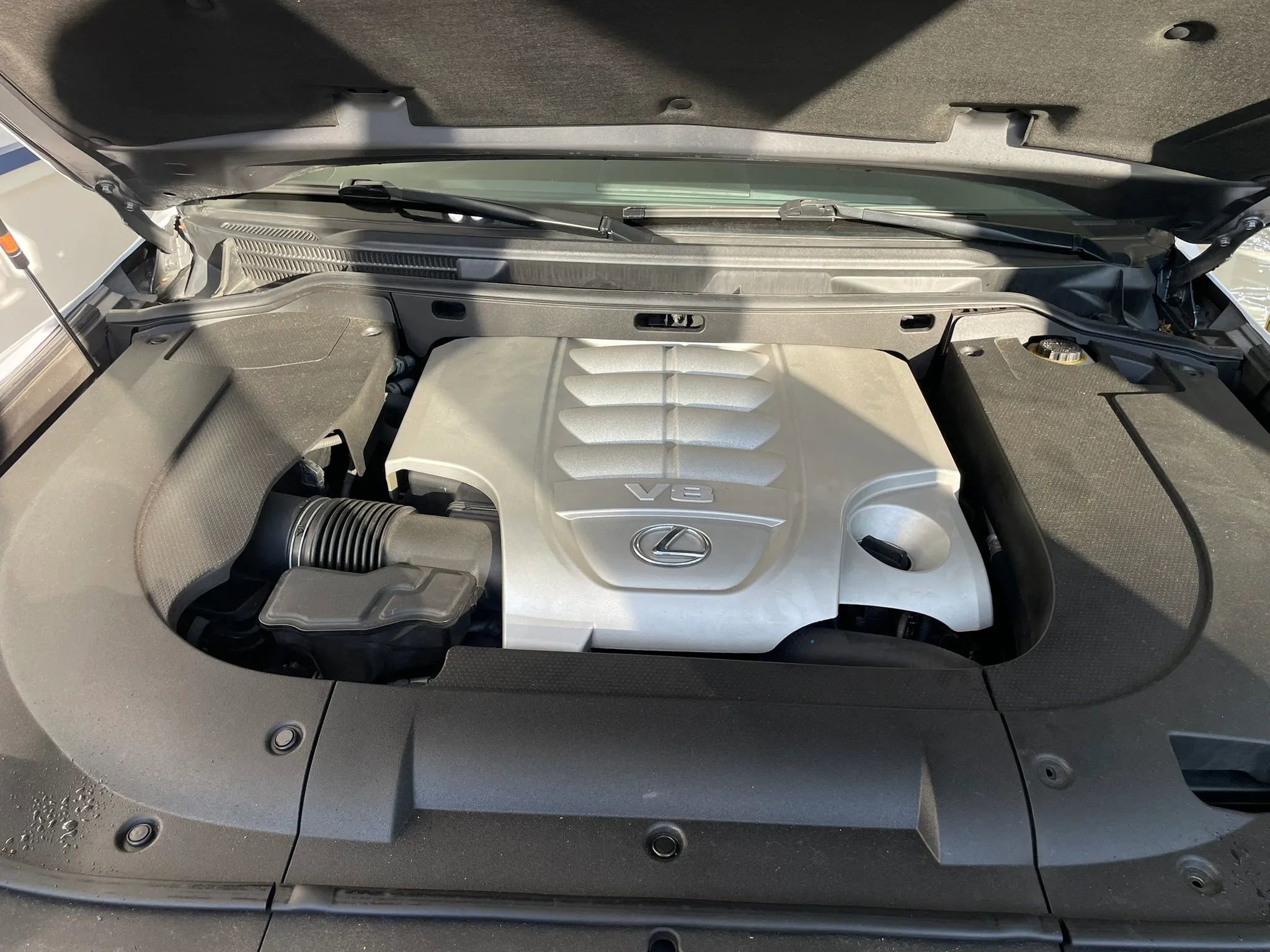 Used 2013 Lexus LX 570 4WD w/ Luxury Pkg image 35