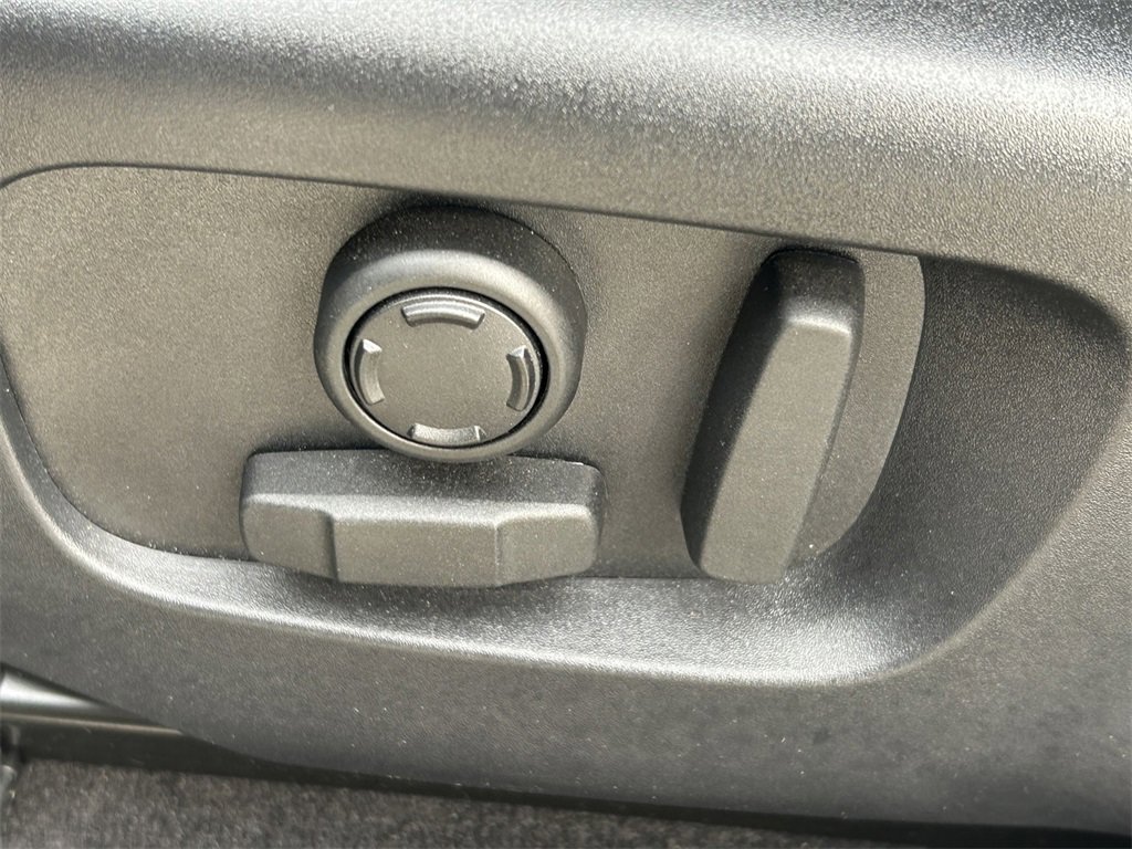 Used 2024 Land Rover Range Rover Evoque Dynamic SE image 28