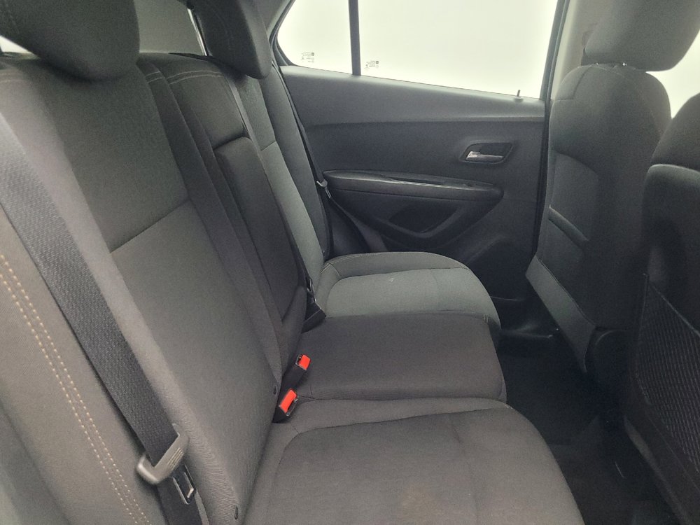Used 2019 Chevrolet Trax LS AWD/4WD image 19