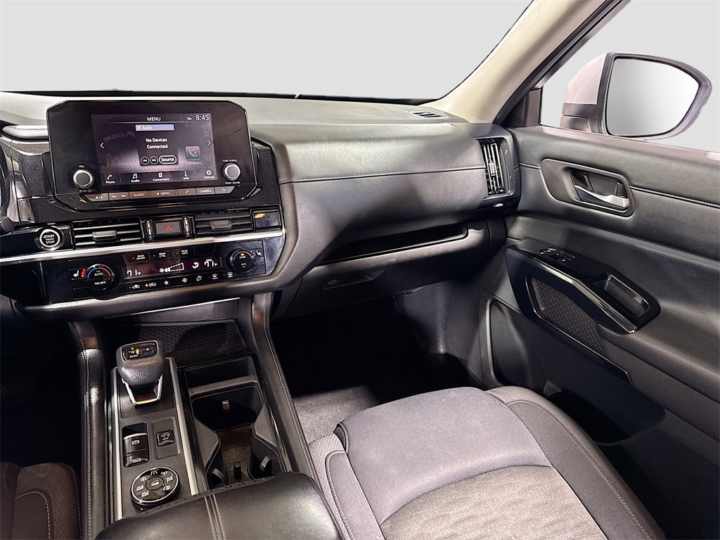 Used 2022 Nissan Pathfinder SV image 16