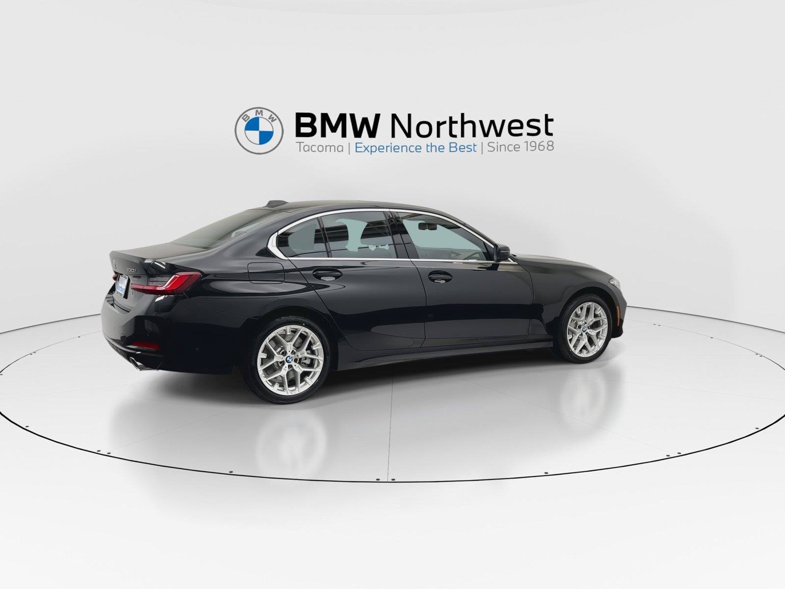 New 2026 BMW 330i xDrive Sedan w/ Premium Package AWD/4WD image 4