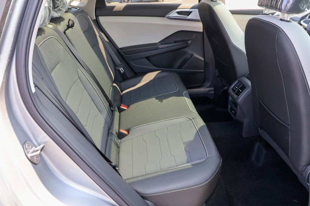 New 2025 Volkswagen Taos SE image 38