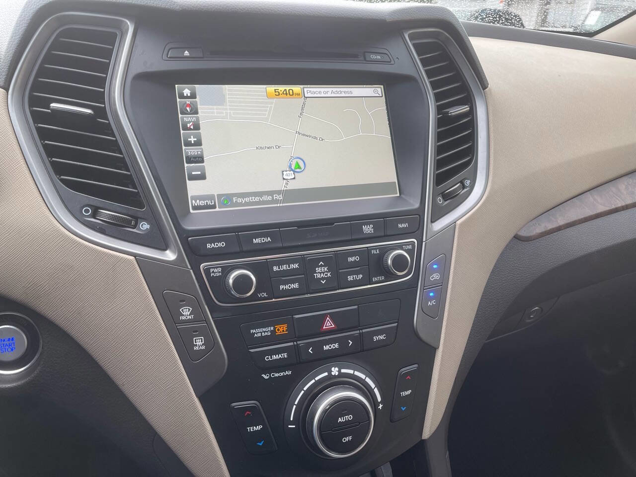 Used 2018 Hyundai Santa Fe Sport w/ 2.4L Tech Package 04 AWD/4WD image 18