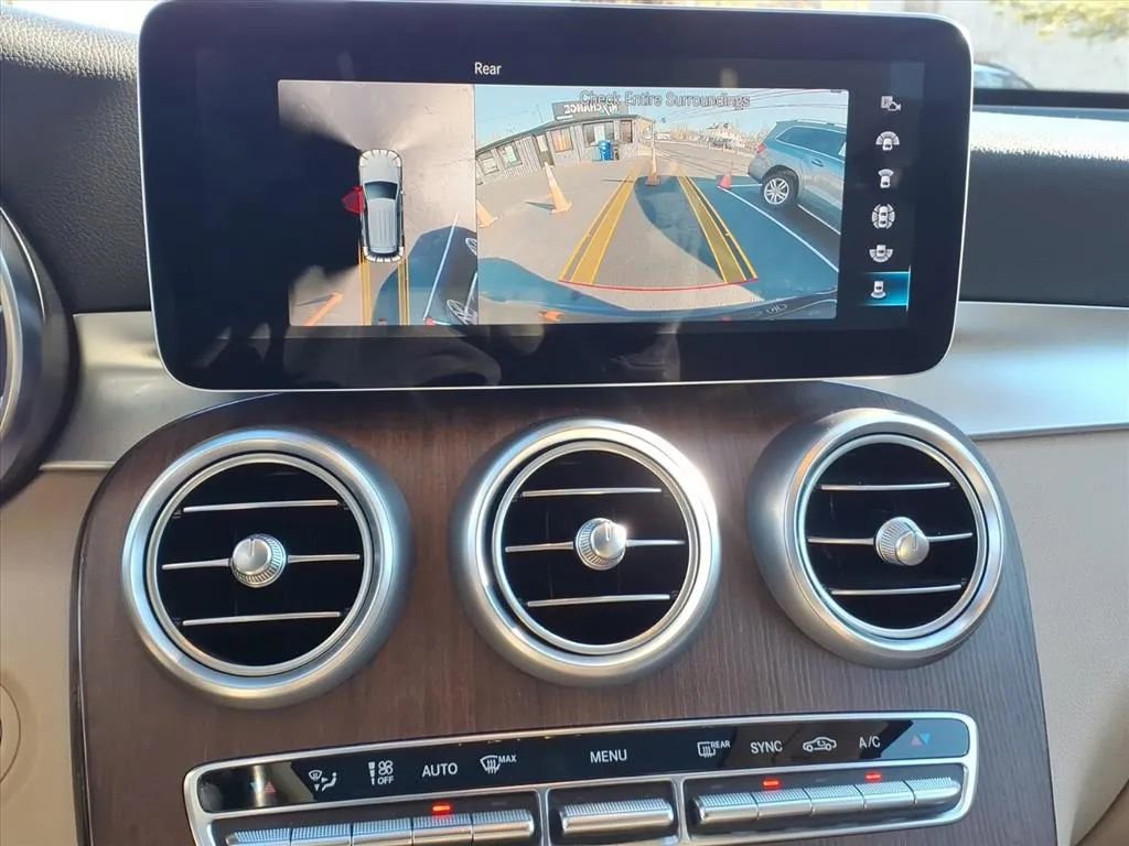 Used 2022 Mercedes-Benz GLC 300 4MATIC image 34