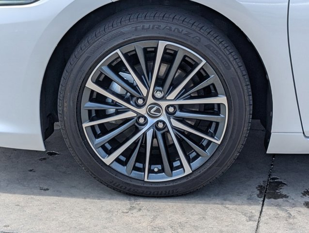 Used 2025 Lexus ES 300h w/ Premium Package FWD image 24