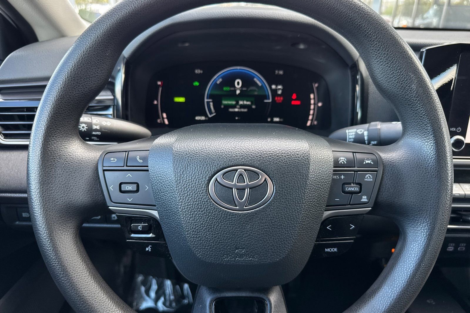 Used 2025 Toyota Camry LE image 23