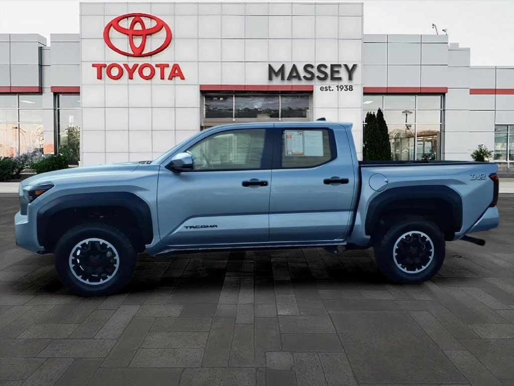 Used 2024 Toyota Tacoma TRD Off-Road AWD/4WD image 7