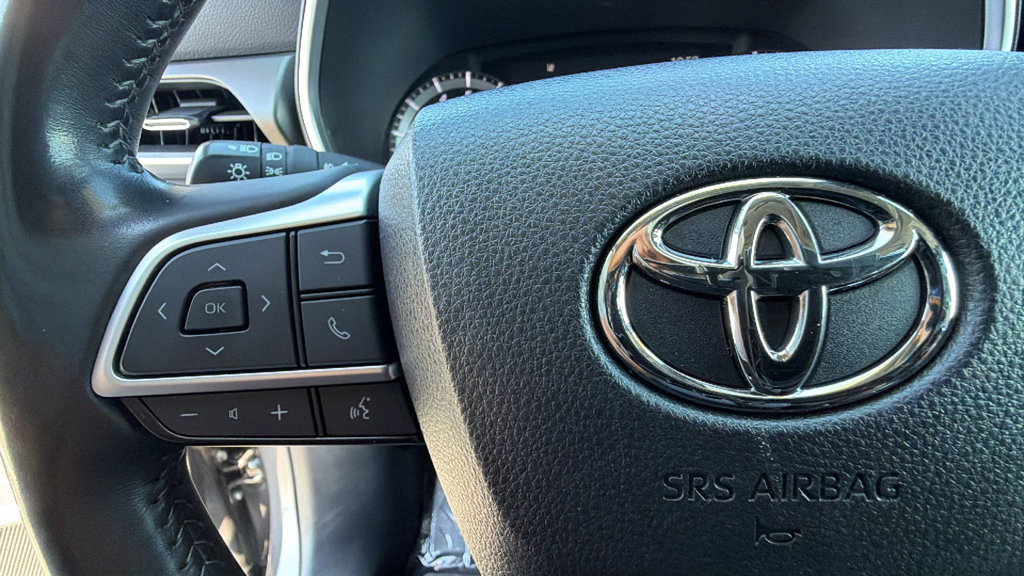 Certified 2023 Toyota Highlander XLE AWD/4WD image 19