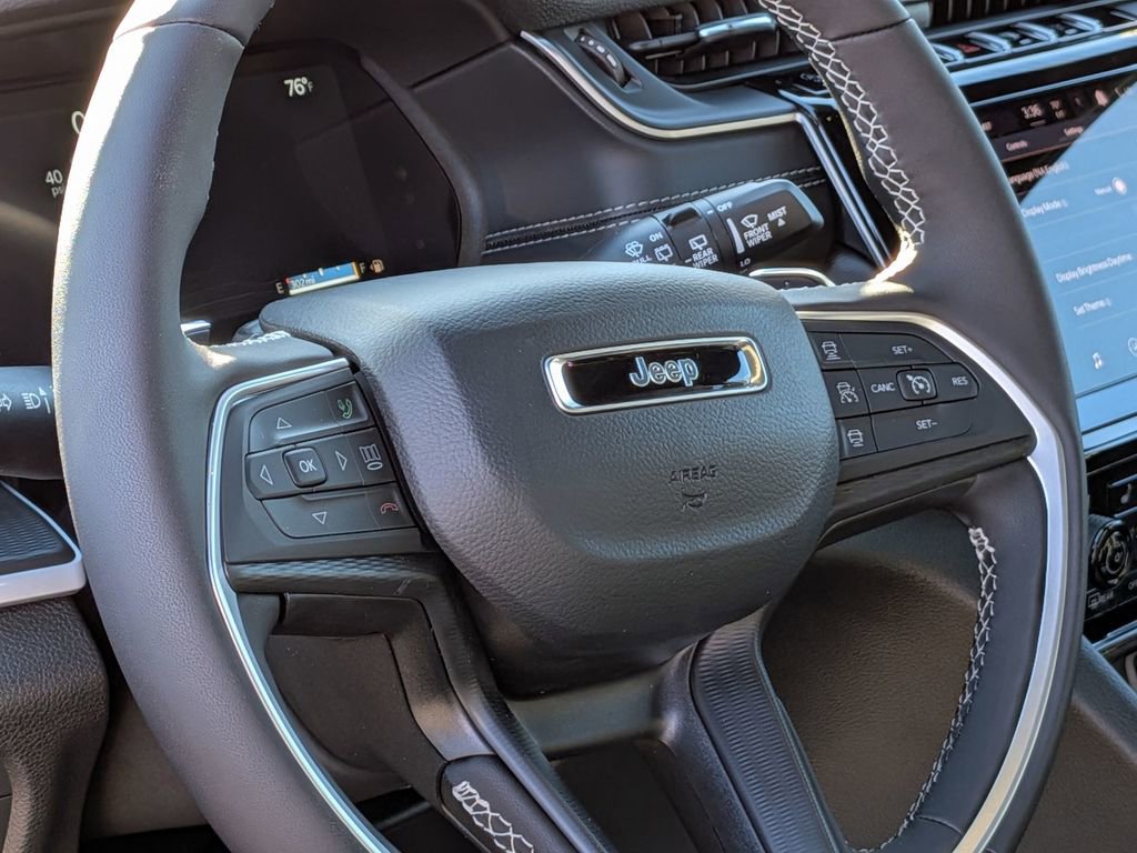 New 2025 Jeep Grand Cherokee L Altitude image 19