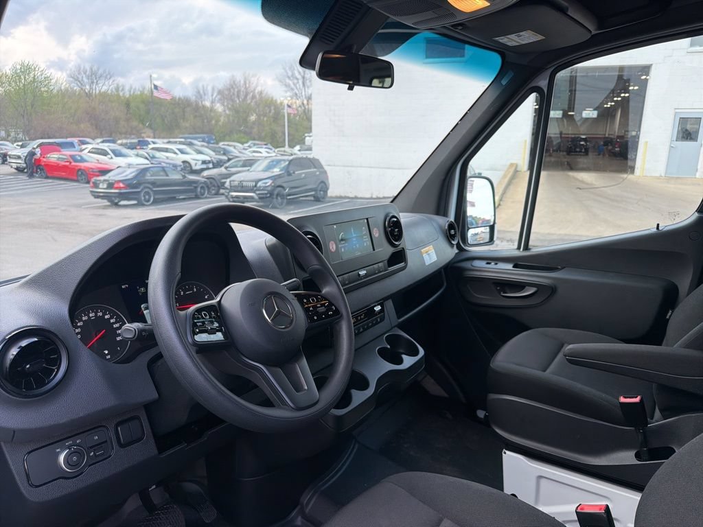 Used 2024 Mercedes-Benz Sprinter 2500 image 18