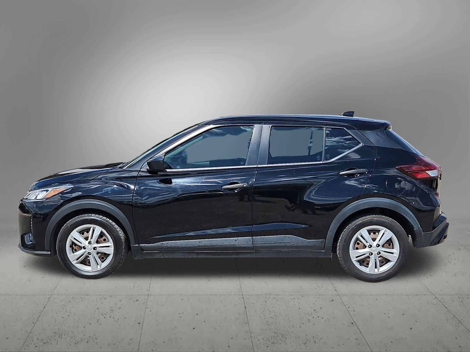 Used 2022 Nissan Kicks S FWD image 4