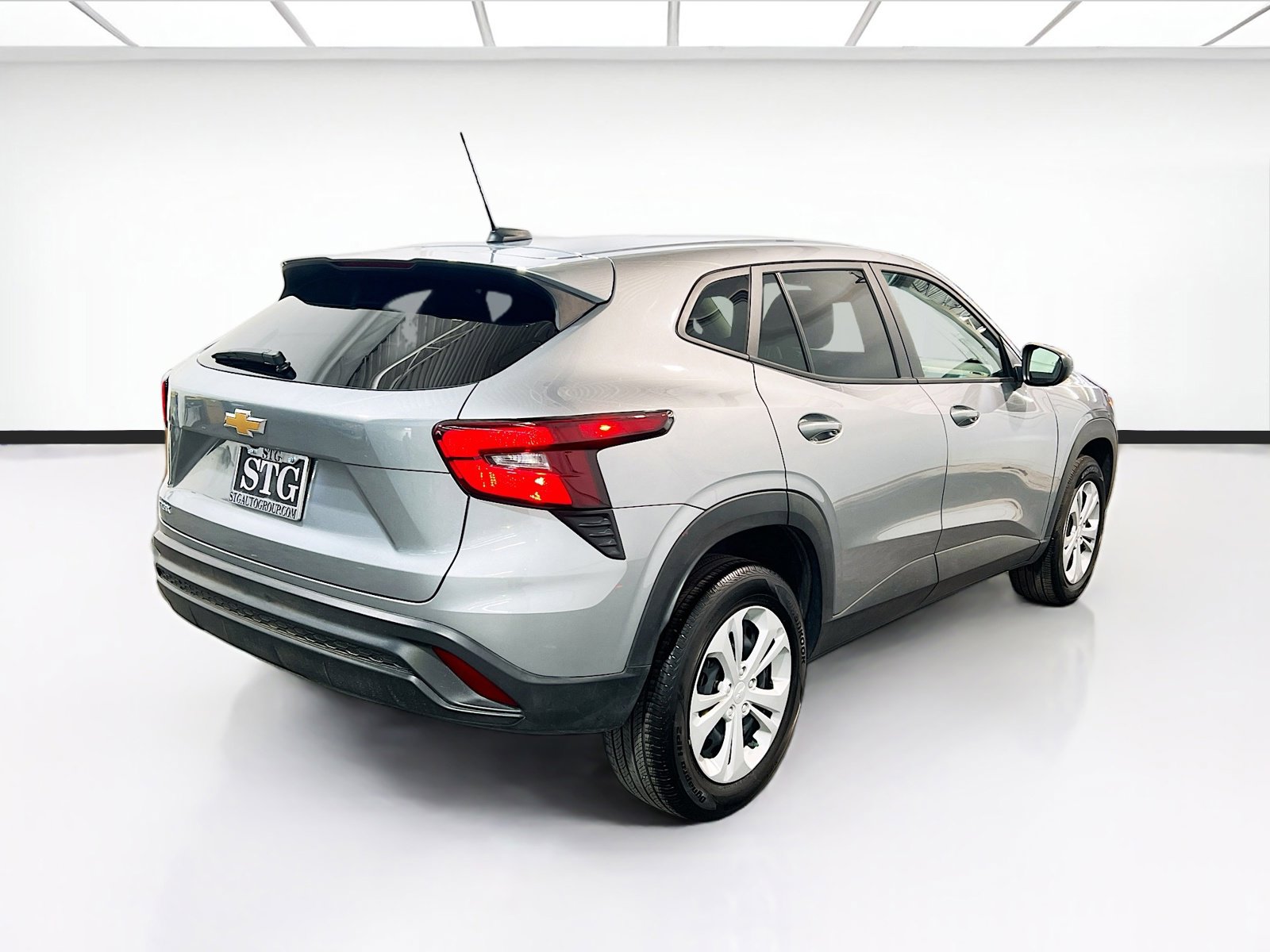 Used 2025 Chevrolet Trax LS image 4