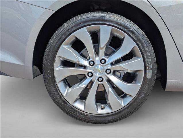 Used 2017 Chevrolet Malibu Premier w/ Premier Sun and Wheel Package FWD image 24