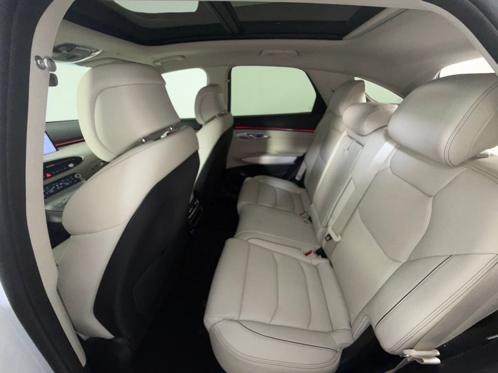 New 2027 Genesis GV70 2.5T Advanced AWD/4WD image 21