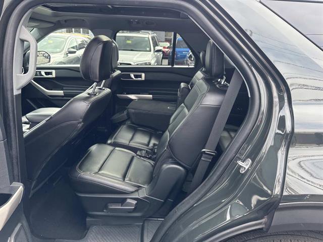 Used 2023 Ford Explorer XLT w/ Equipment Group 202A AWD/4WD image 8