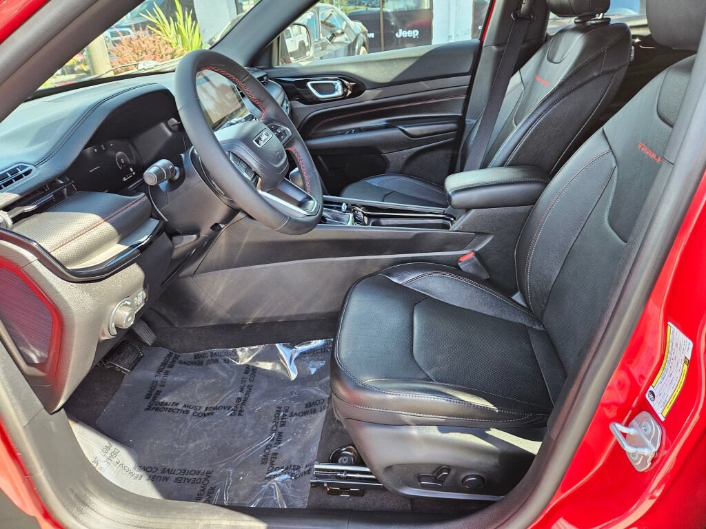 Used 2023 Jeep Compass Trailhawk w/ Trailhawk Elite Group AWD/4WD image 19