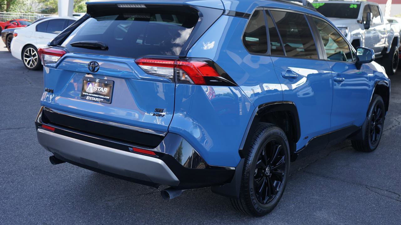 Used 2025 Toyota RAV4 SE AWD/4WD image 3