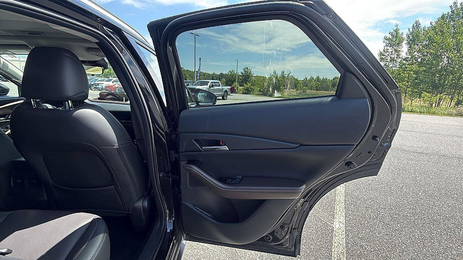 Certified 2025 MAZDA CX-30 AWD 2.5 S w/ Premium Package image 17