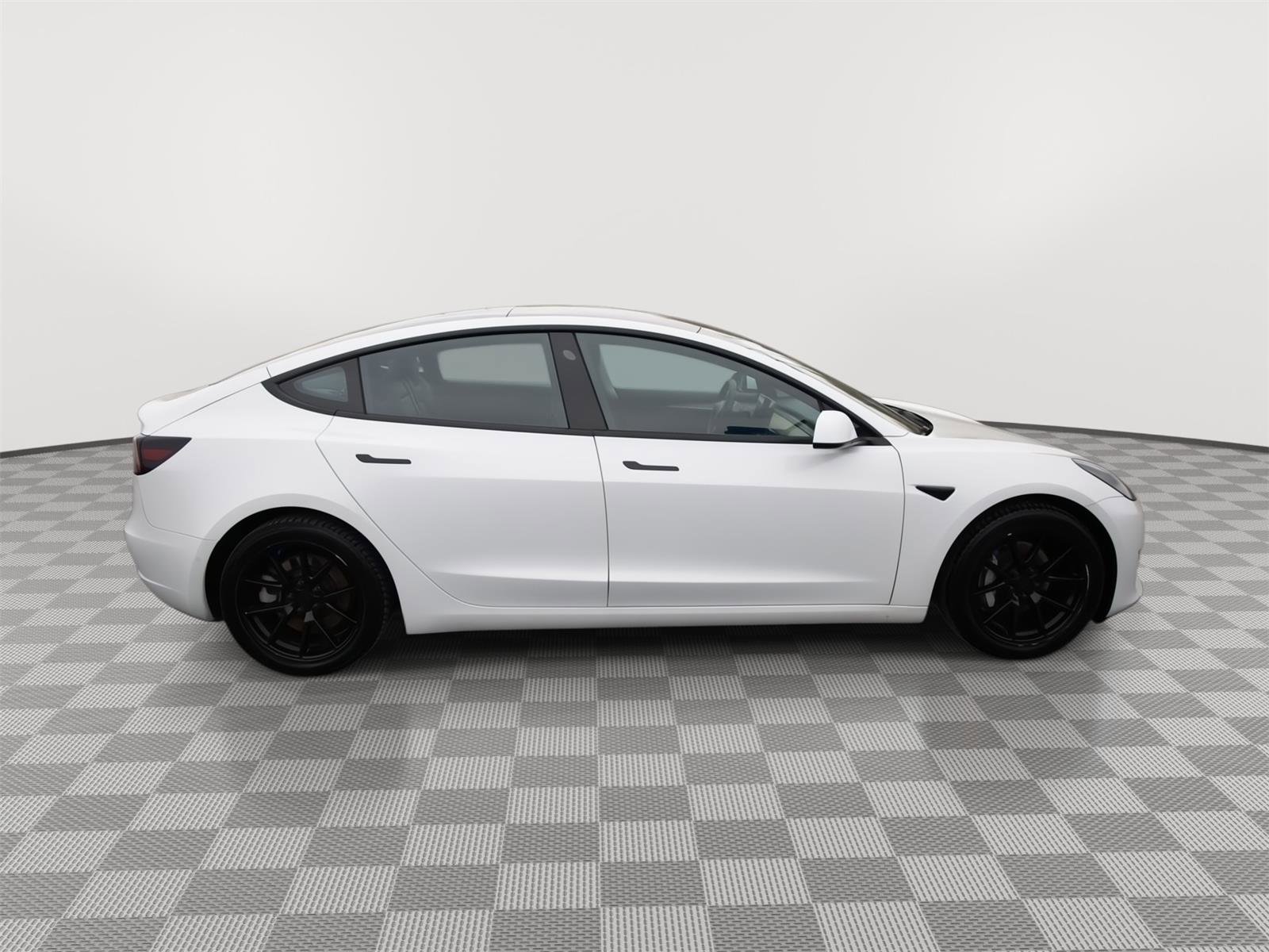 Used 2021 Tesla Model 3 Standard Range Plus RWD image 6
