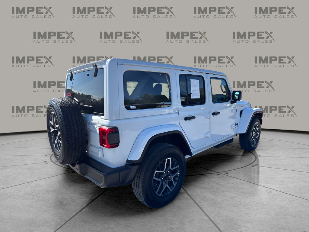 Used 2026 Jeep Wrangler Unlimited Sahara AWD/4WD image 5