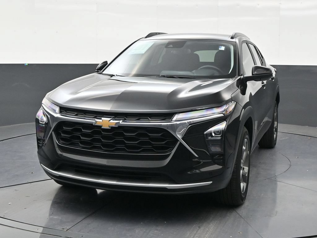 Used 2025 Chevrolet Trax LT w/ Driver Confidence Package FWD image 8