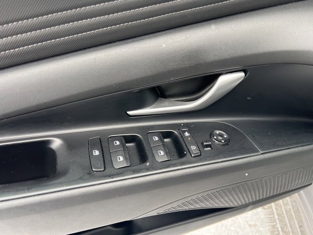 Used 2025 Hyundai Elantra SEL image 25