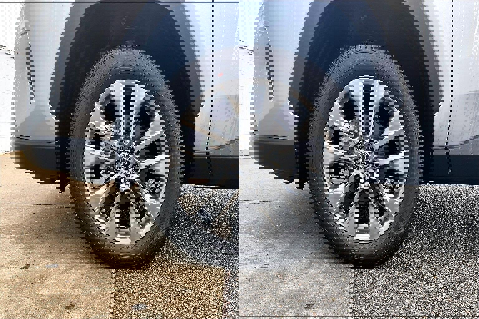 Used 2025 Toyota RAV4 Limited image 11