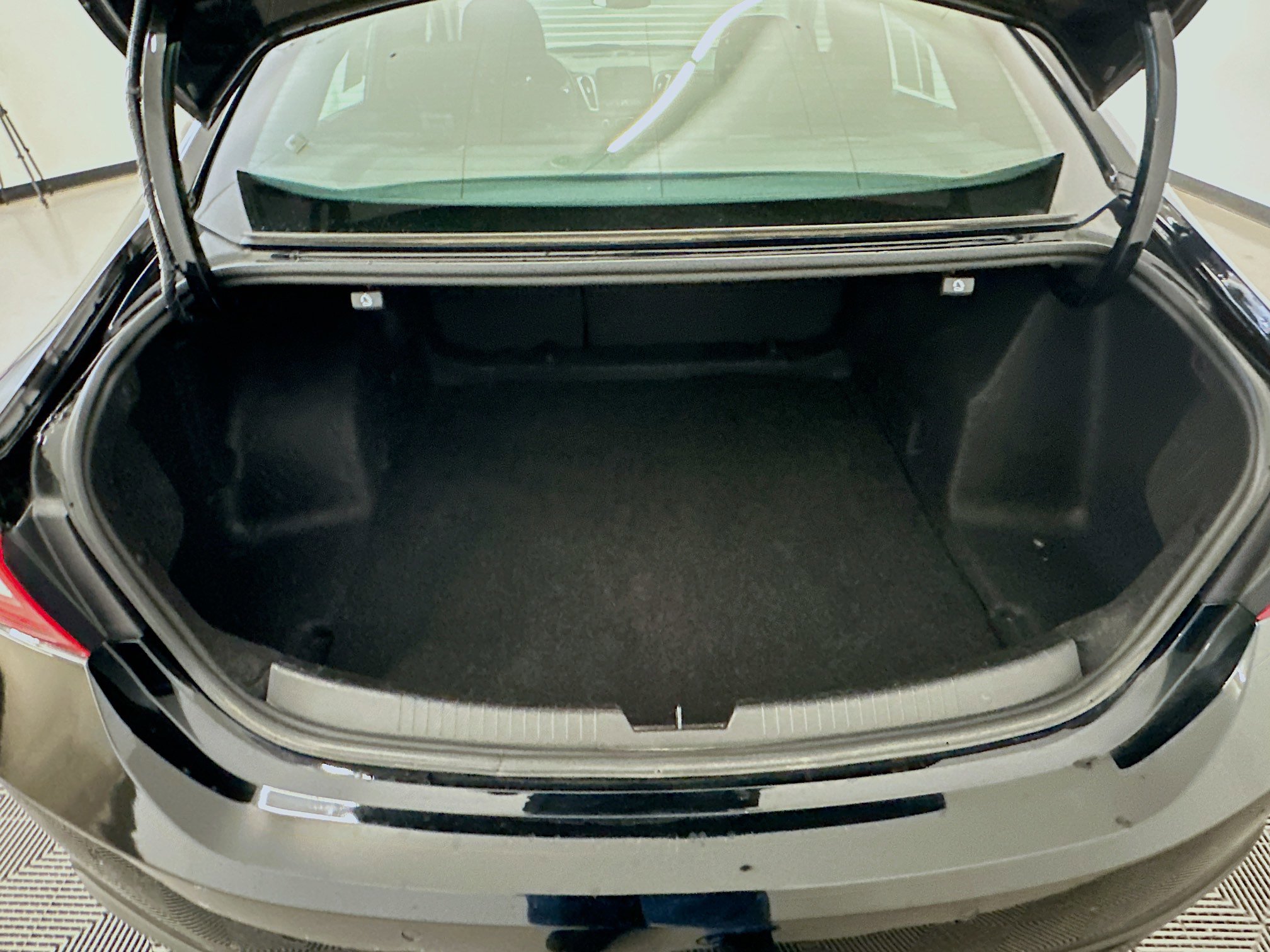 Used 2024 Chevrolet Malibu LT FWD image 30
